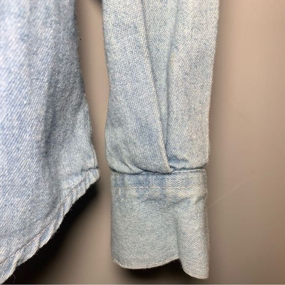 VINTAGE  90s LOONEY TUNES Tweety Bird Men’s Denim Button Down (Size M) - Picture 8 of 15